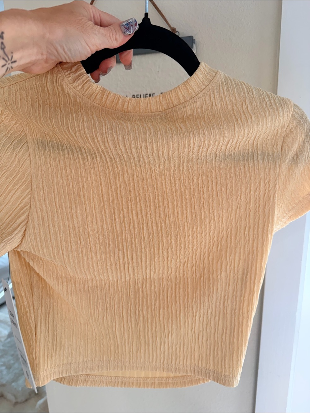 Crinkle Texture Short Sleeve Tee in Light Peach